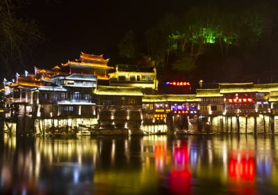 夜游鳳凰古城，感受別樣的古城美